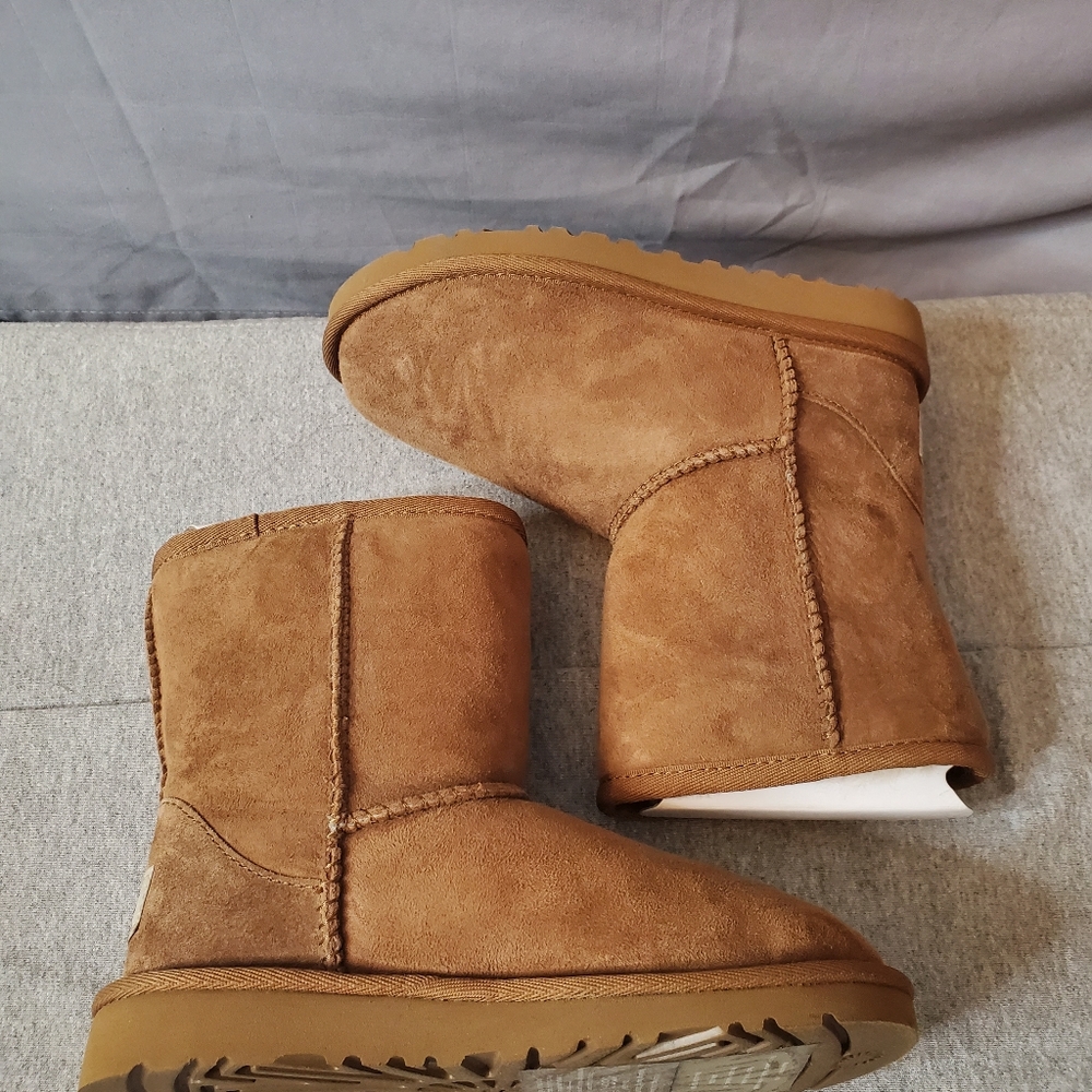 UGG Classic Short K Chestnut